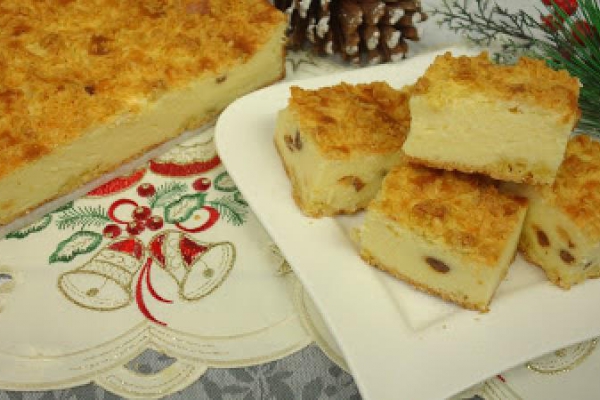Sernik na kruchy spodzie – pyszny, wilgotny i delikatny
