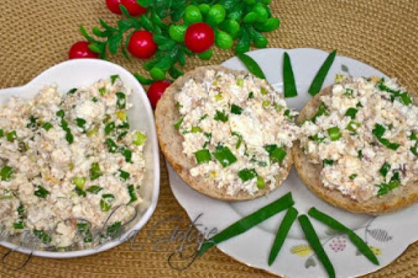Pyszna Pasta Na Kanapki z Makrelą z Puszki i Twarogiem