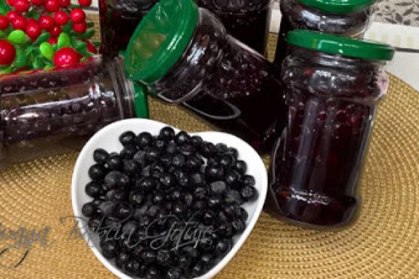 Aronia pasteryzowana w soku własnym na zimę