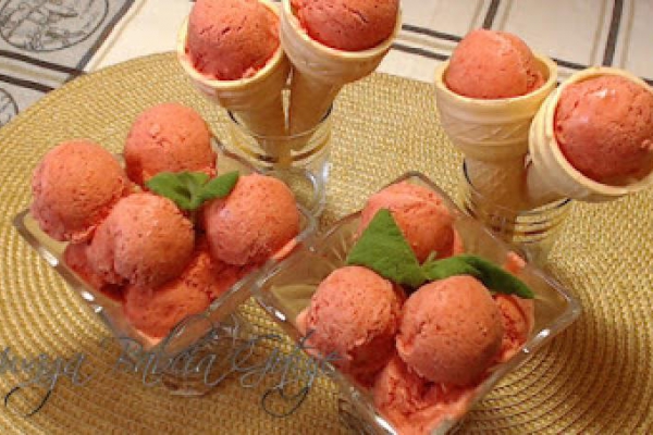 Przepis na Domowe Lody Truskawkowe