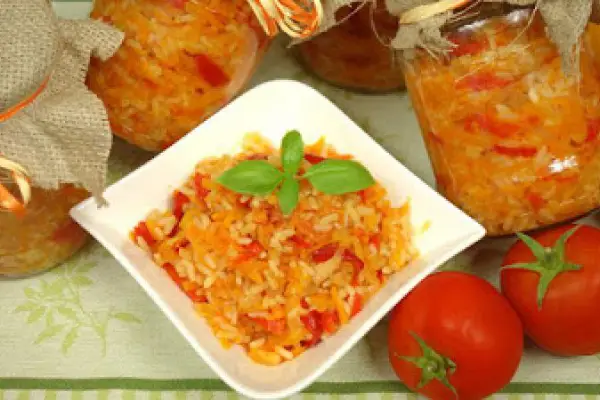 Ryż z warzywami do słoików na zimę - sałatka ryżowa do słoików