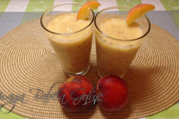 Koktajl Brzoskwiniowy z Lodem – Smoothie