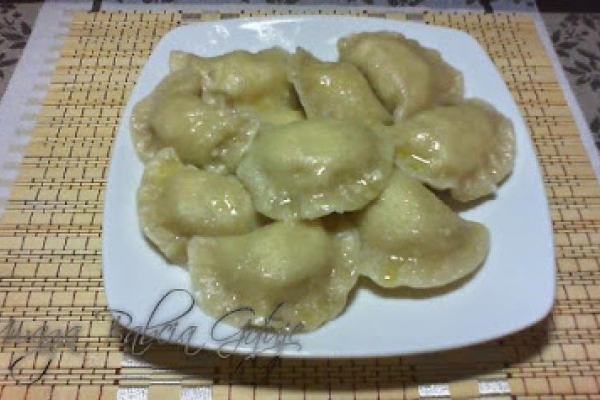 Przepis na Przygotowanie Pierogów z Serem – Pierogi Ruskie