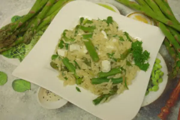 Szparagi z makaronem – pomysł na prosty i pyszny obiad