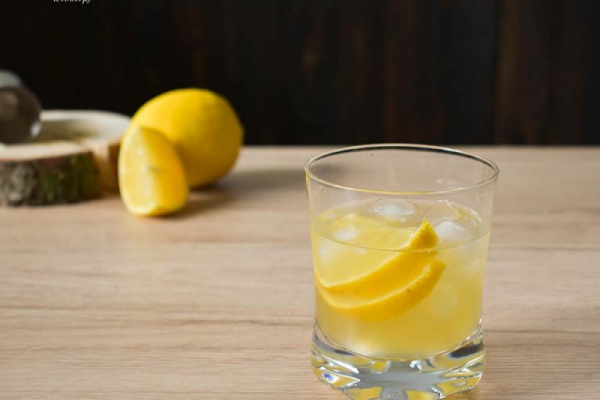 Whisky Sour - drink z whisky w słodko-kwaśnych klimatach