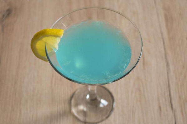 Blue Lady - przepis na błękitny drink z ginem