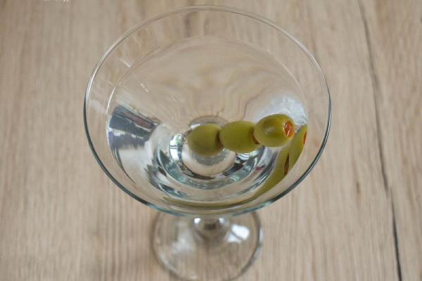 Dry Martini - gin w towarzystwie klasycznego wytrawnego martini