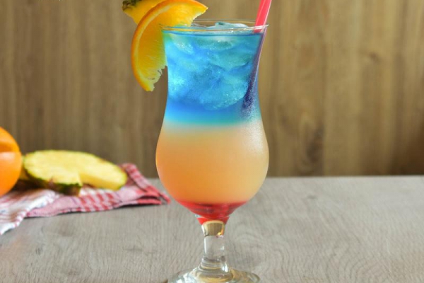 Tropical Bay - kolejny drink warstwowy z ananasem