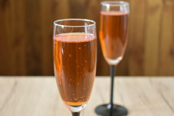 Aperol Spritz - najbardziej popularny drink z Aperolem i Prosecco