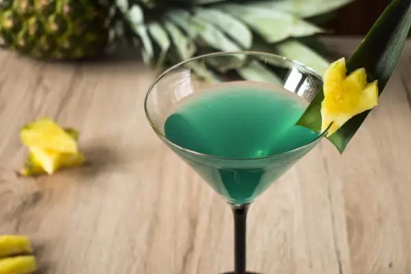 Zielony Ananas - przepis na drink z malibu w zielonej odsłonie