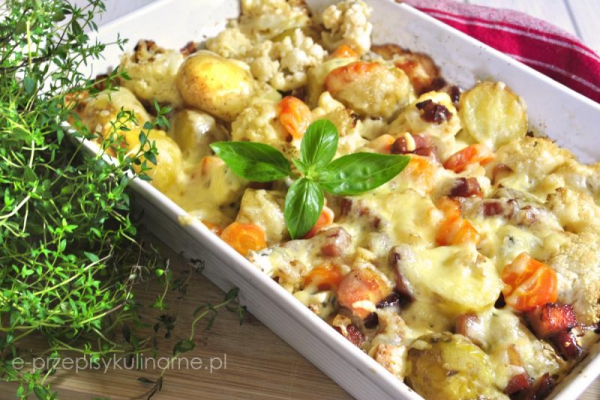 Zapiekanka z ziemniakami i kalafiorem