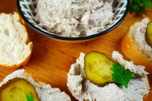 Awanturka – pasta do chleba z sardynkami w 10 minut