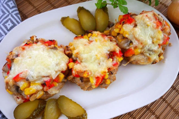 Kotlety mielone zapiekane à la pizza