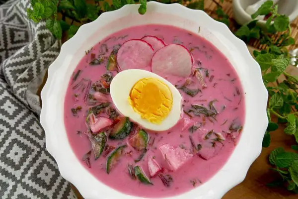 Chłodnik litewski – pyszna zupa z botwiny na zimno