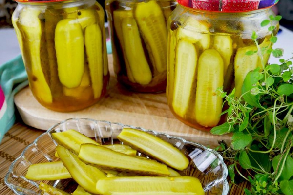 Ogórki kanapkowe z curry – do słoików na zimę