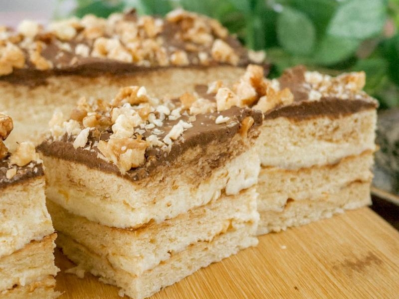 Kajmakowiec Królewski – najlepsze ciasto kajmakowe z kremem
