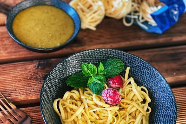 Makaron na słodko z kremem pistacjowo - czekoladowym