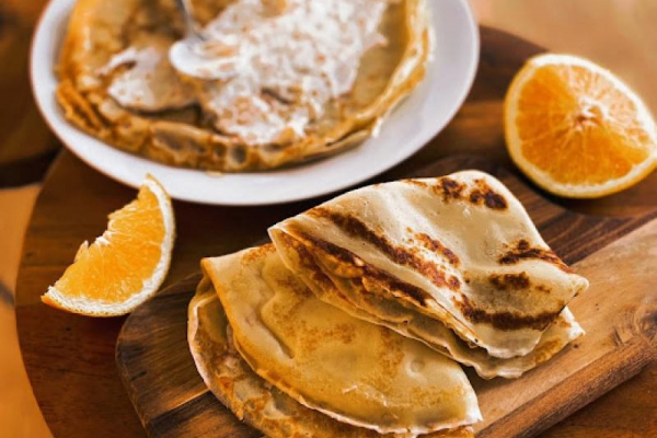 Pomarańczowe naleśniki z serem ricotta
