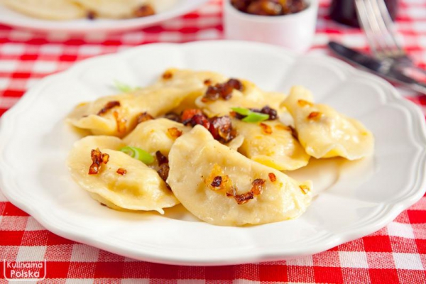 Stara kucharka dała nam przepis na pyszne pierogi ruskie. Lepszych nie jedliśmy