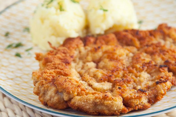 Ulubiony kotlet schabowy szwagra. Z grubą i bardzo chrupiącą panierką. PRZEPIS