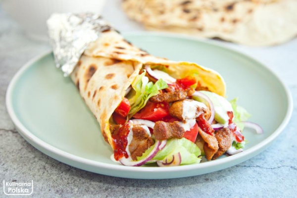 Domowy kebab w placku na szybko. Raz dwa i pyszne jedzenie gotowe. PRZEPIS