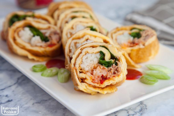 Rolsy sushi jajeczne. Świetna przekąska, która pierwsza znika na imprezach. PRZEPIS