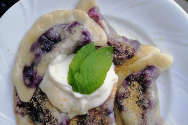 Polska - Wegańskie pierogi z jagodami
