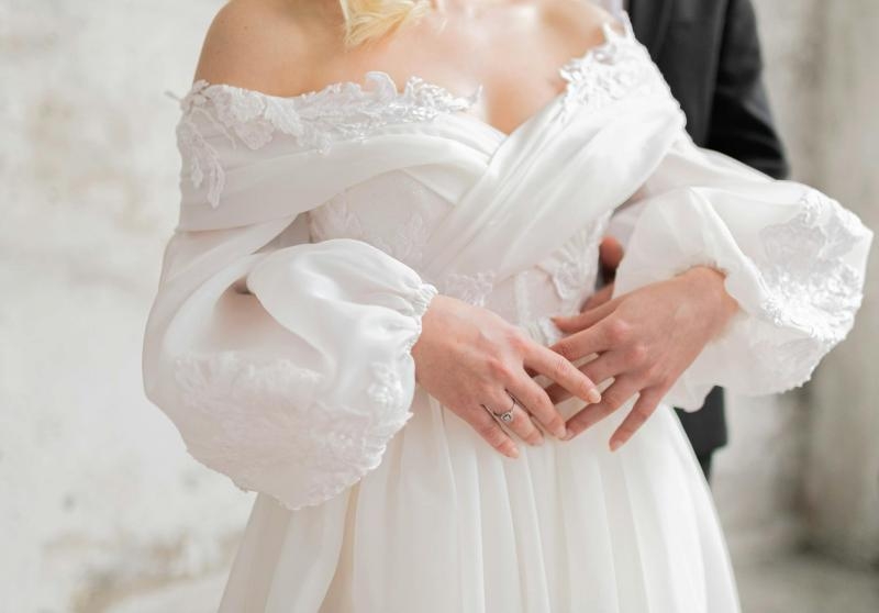 Jak wybrać idealną suknię ślubną na wesele w plenerze