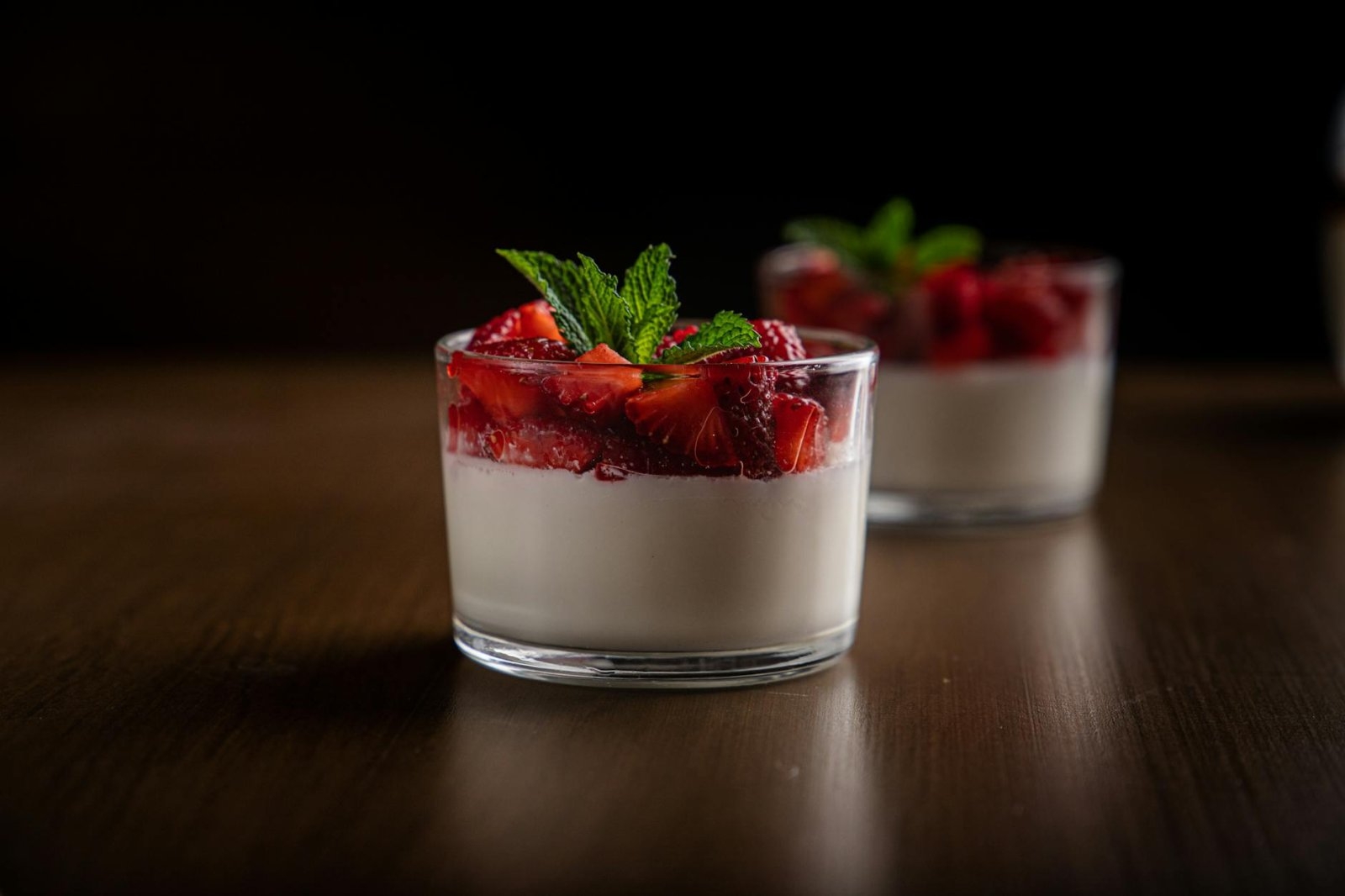 Panna cotta z kawą zbożową i mlekiem roślinnym, delikatny deser