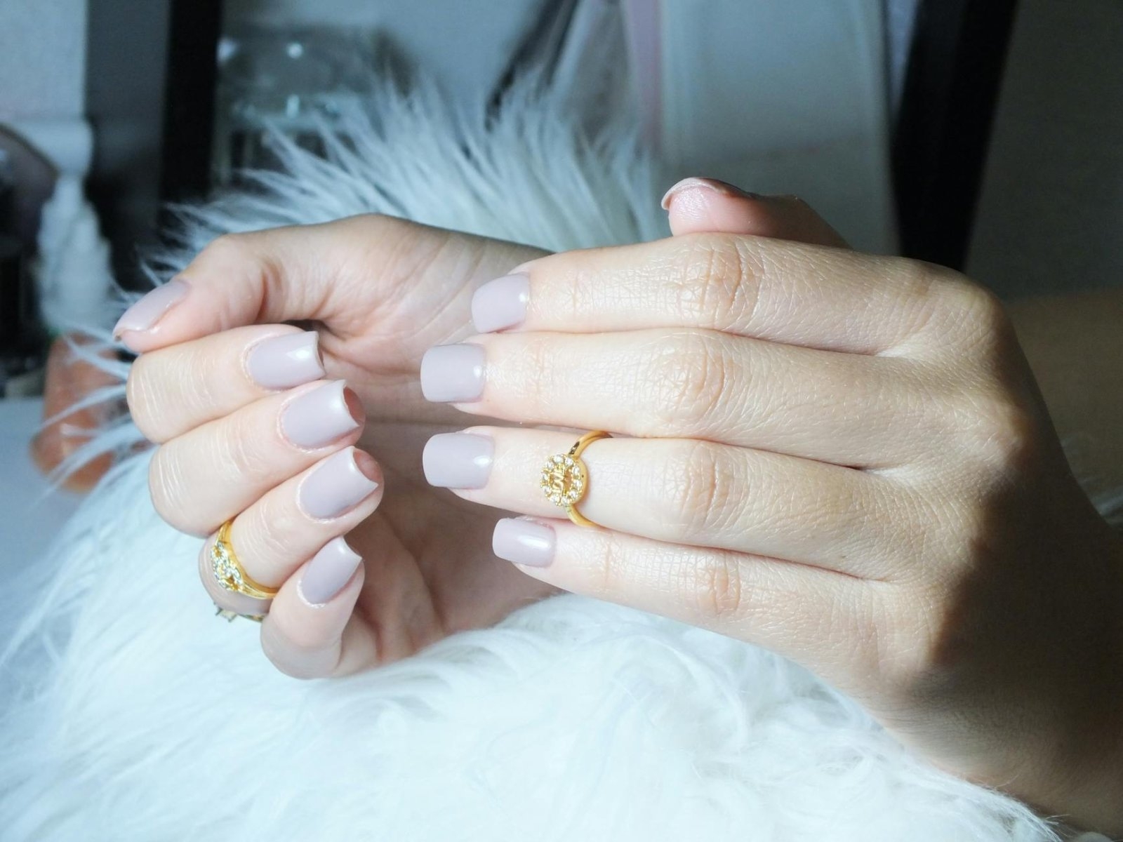 Minimalistyczny manicure na co dzień – jak łączyć prostotę, elegancję i trwałość