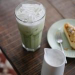 Domowe lody matcha na...