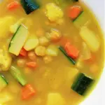 Jarzynowa zupa curry
