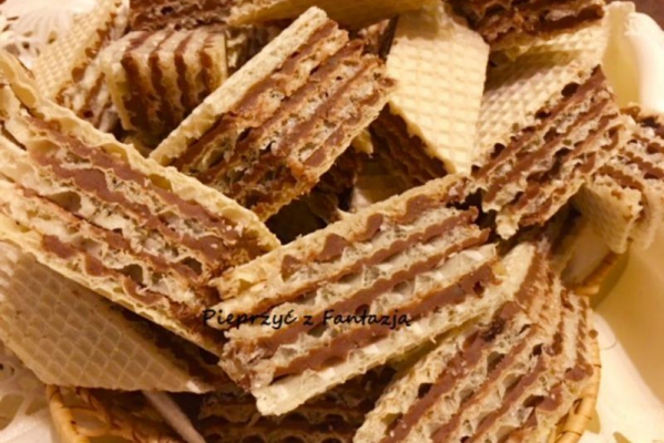 Wafle czekoladowe z mlekiem w proszku