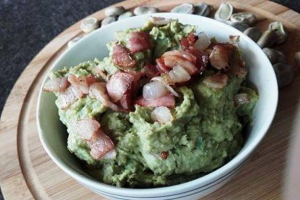 Puree z bobu