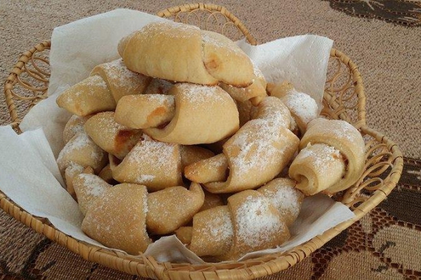 Drożdżowe rogaliki