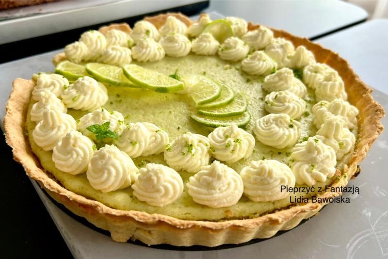 Tarta limonkowa – tropikalna rozkosz na kruchym spodzie