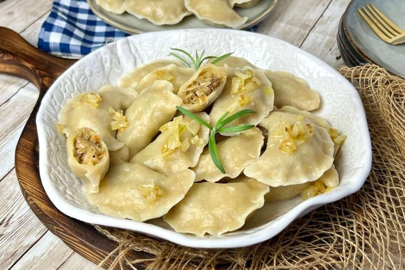 Pierogi z kapustą i grzybami – klasyczny przepis wigilijny