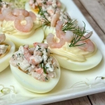 Jajka z krewetkami na...