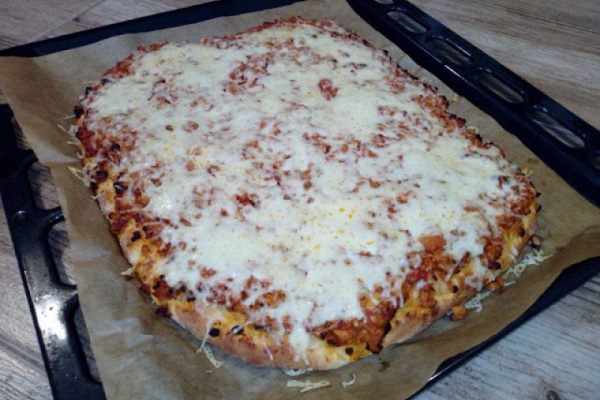 Pizza z mięsem mielonym
