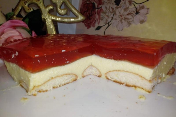 Serniczek gotowany z galaretką
