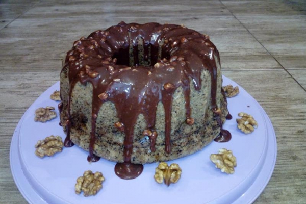Gotowana babka orzechowa