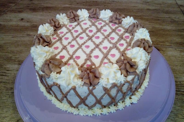 Tort orzechowo - śmietankowy