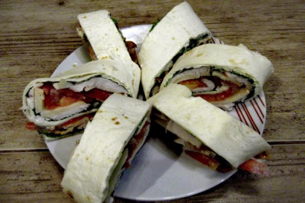 Tortilla z wędzonym kurczakiem
