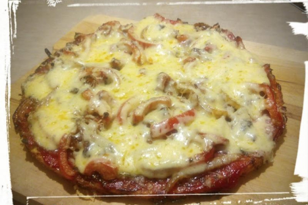 Pizza na kalafiorowym spodzie