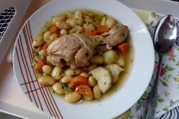 Zupa fasolowa na kurczaku
