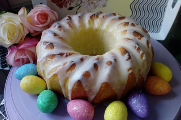 Cytrynowa babka na białkach