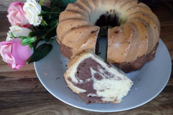 Babka piaskowa dwukolorowa