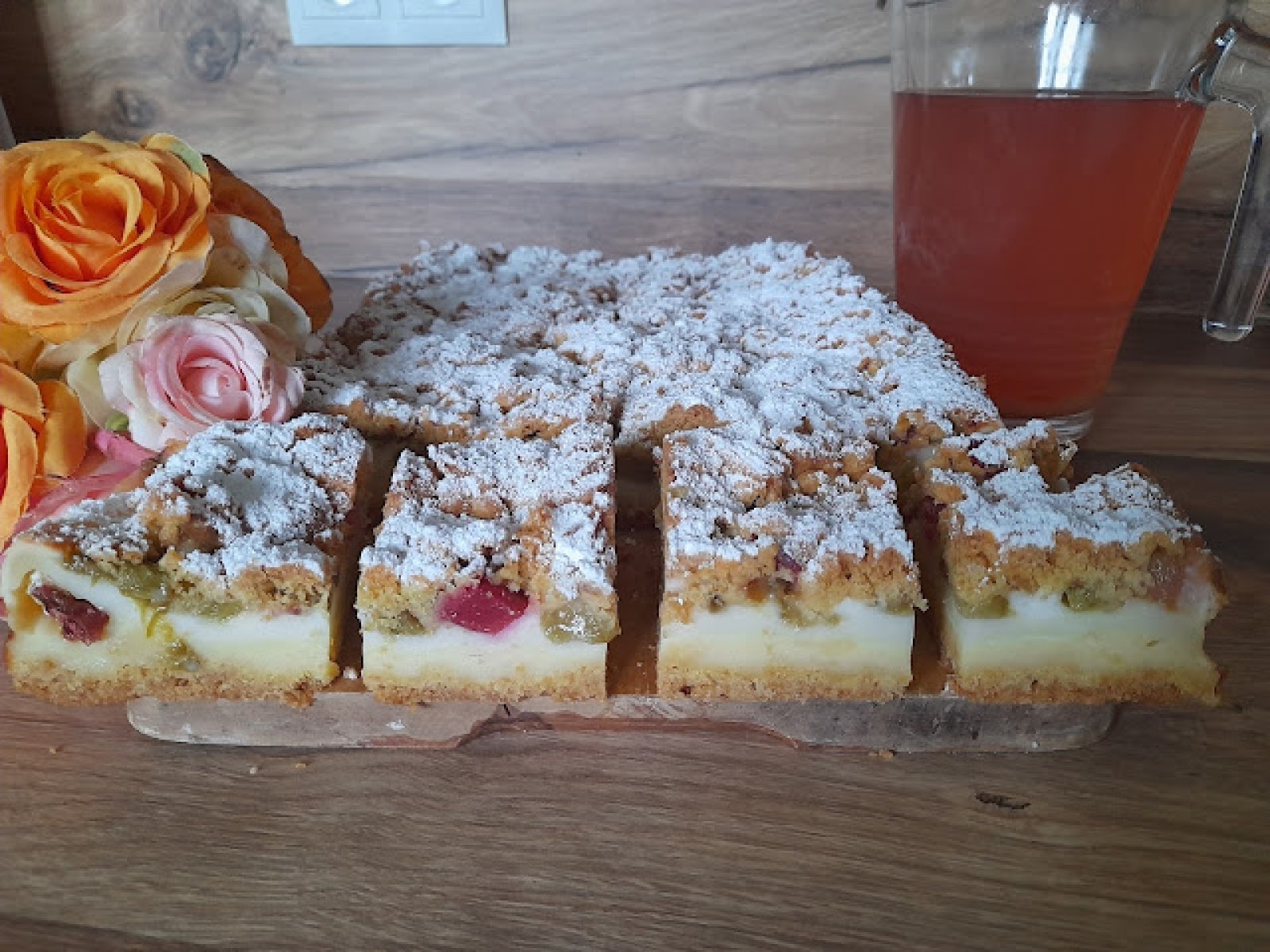 Ciasto z rabarbarem, budyniem i pianką