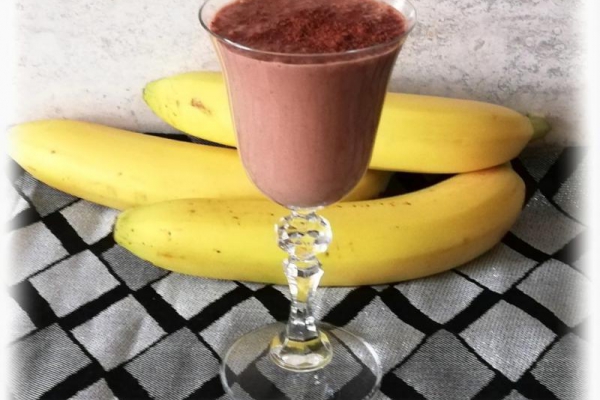 Koktaj bananowo-kakaowy