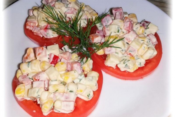 Sałatka na pomidorach
